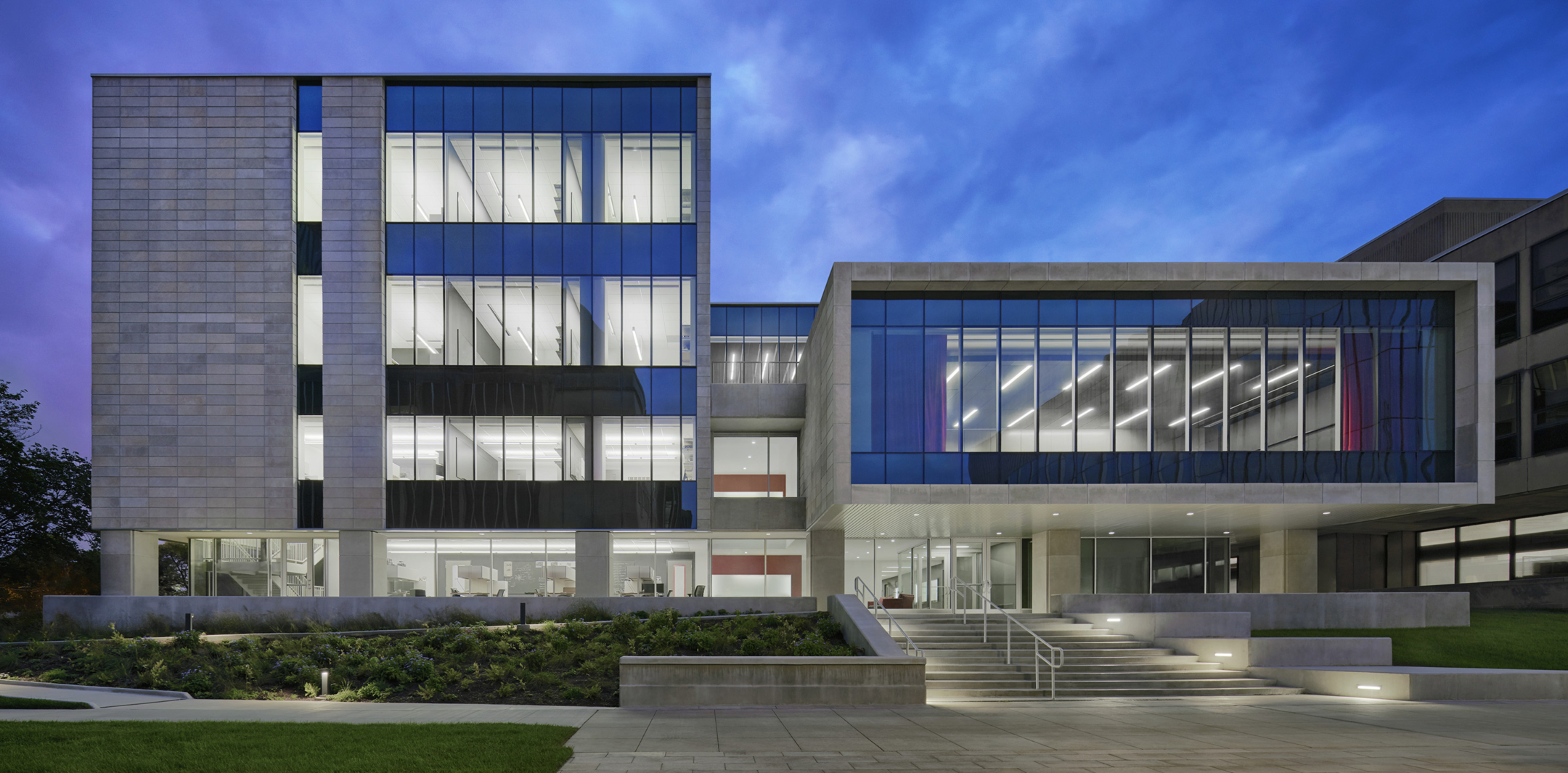 University of Chicago: Albert A. Michelson Center for Physics 7