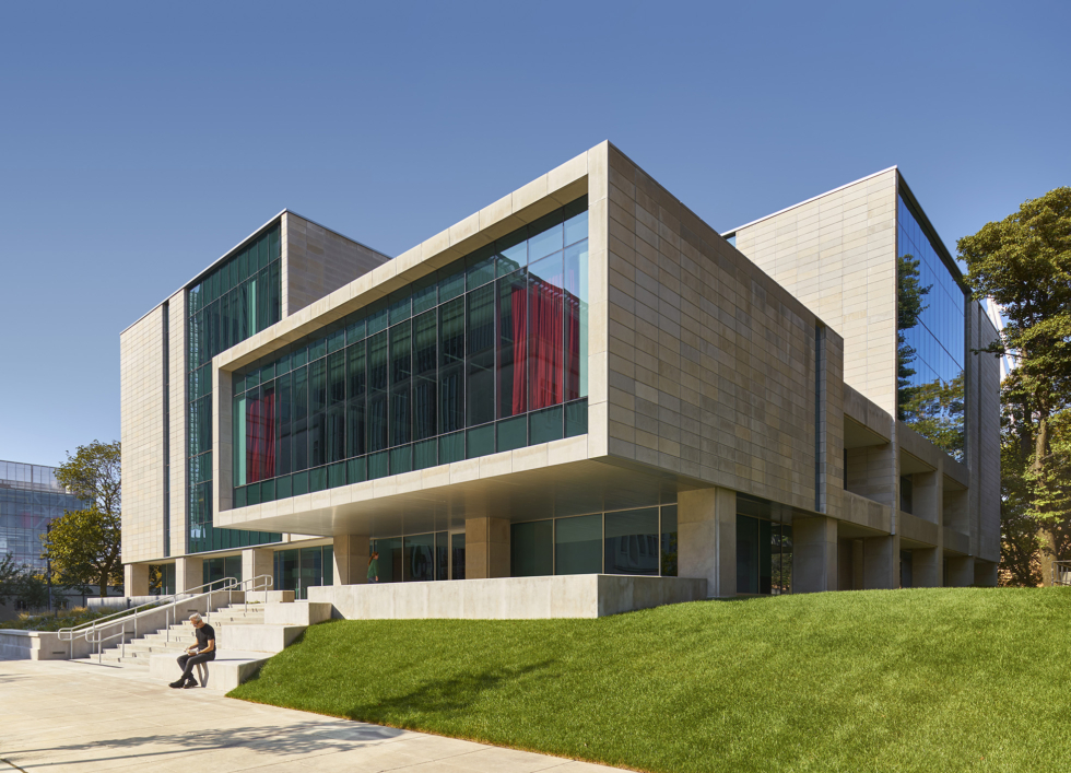 University of Chicago: Albert A. Michelson Center for Physics 4