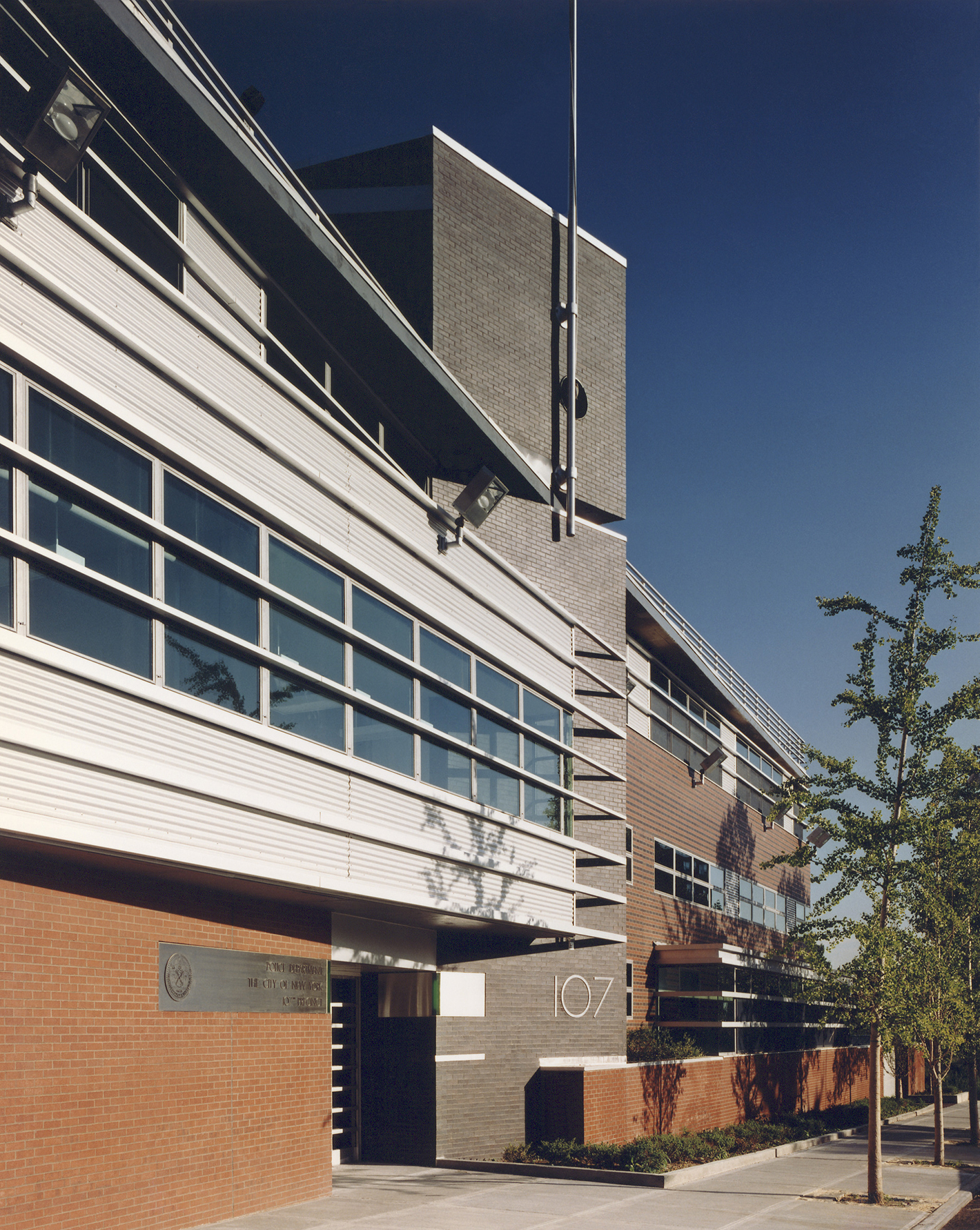 107 Precinct - k4gwtgy