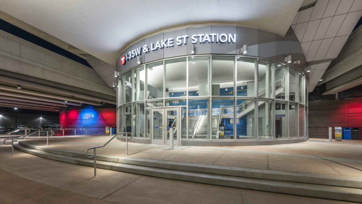 Lake Street Station 9