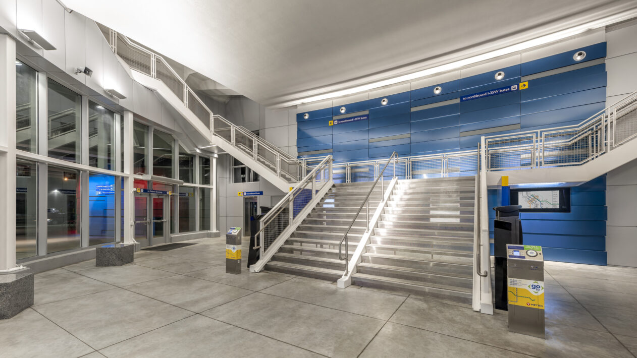 Lake Street Station 10