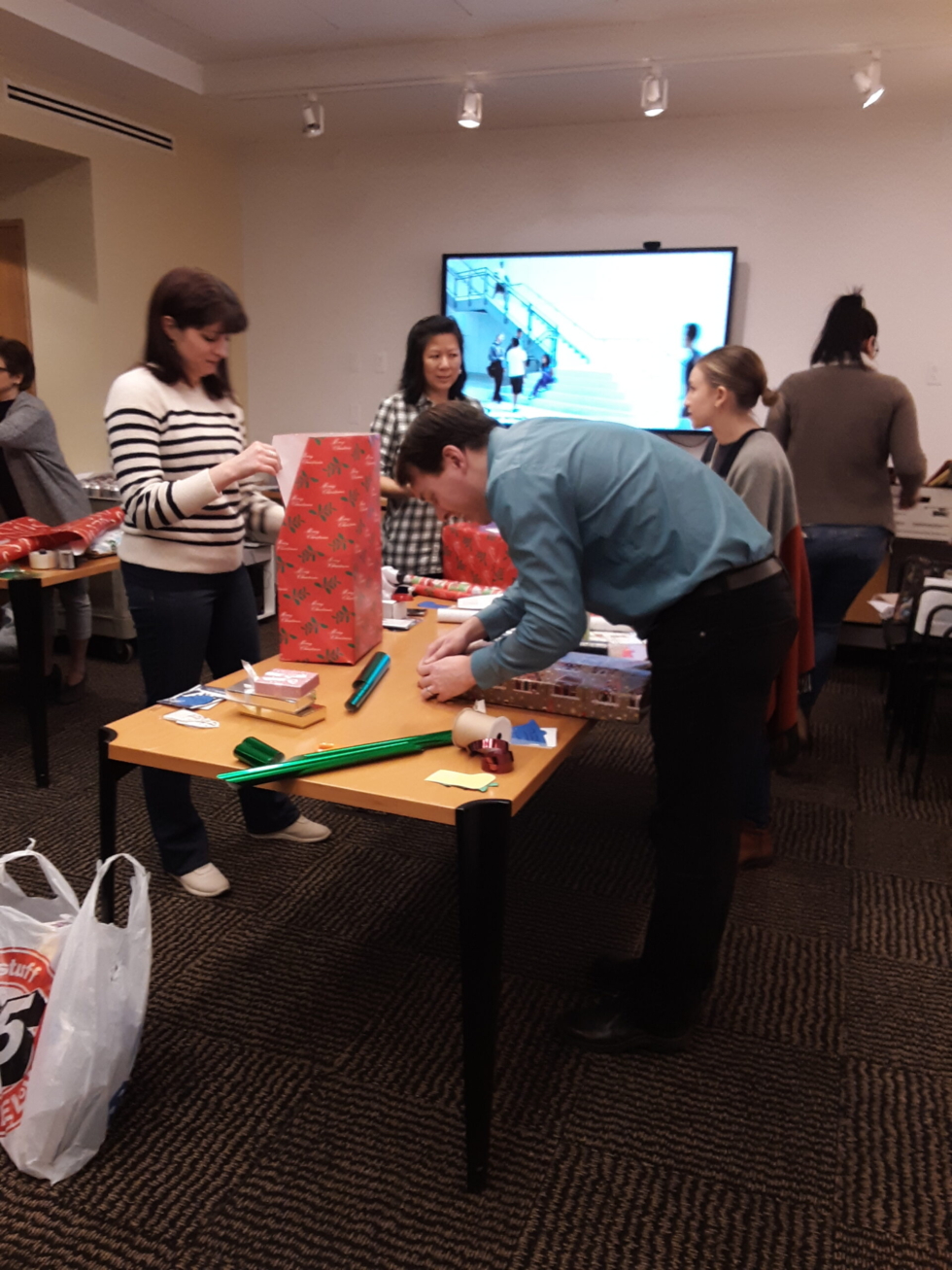 Perkins Eastman Studios Give Back for the Holidays 3