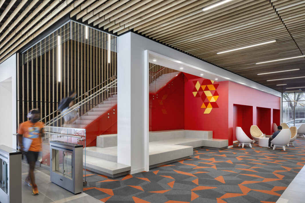 Architecture That Invites Everyone to Dance 4