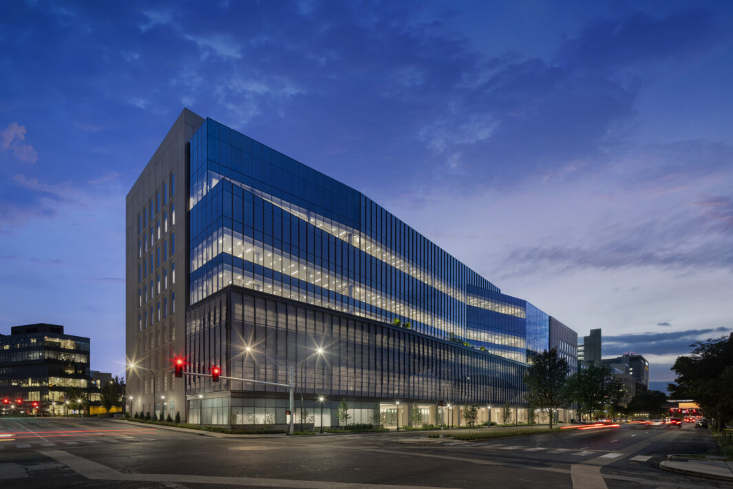 Washington University School of Medicine & Barnes Jewish Hospital Ambulatory Cancer Center 5