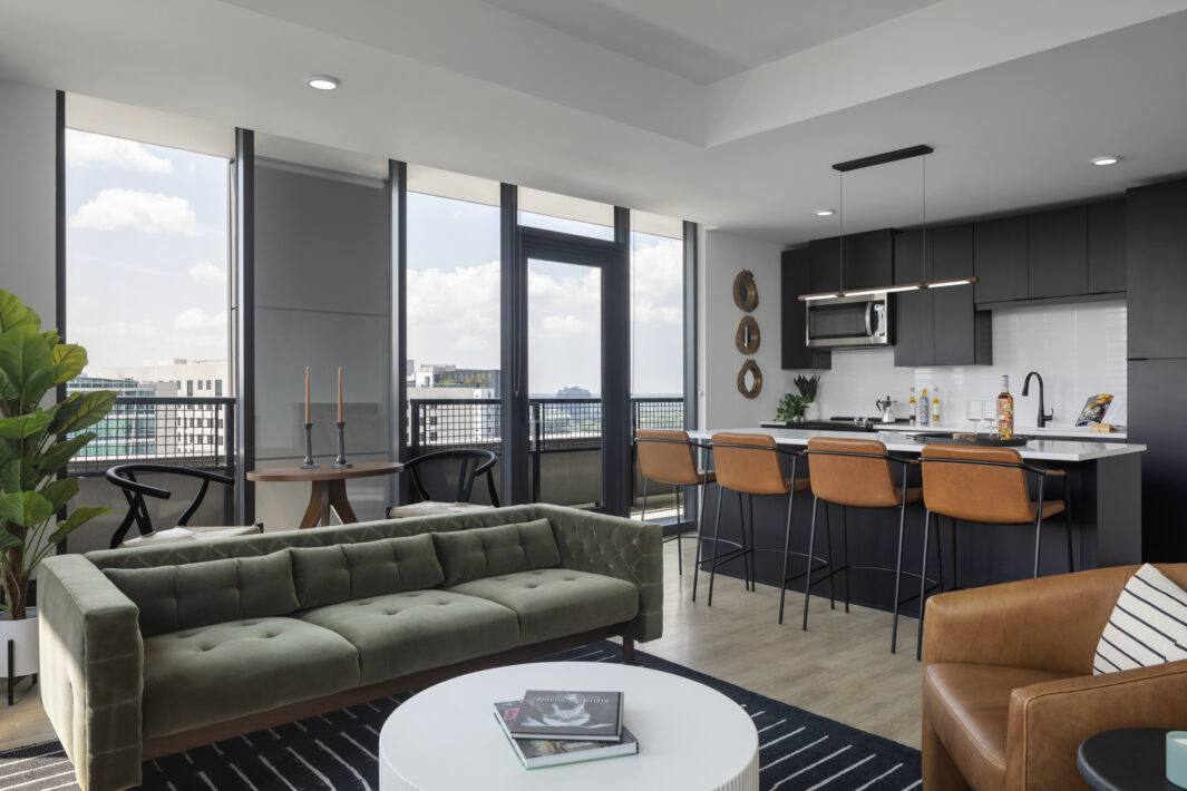Momentum Midtown 7
